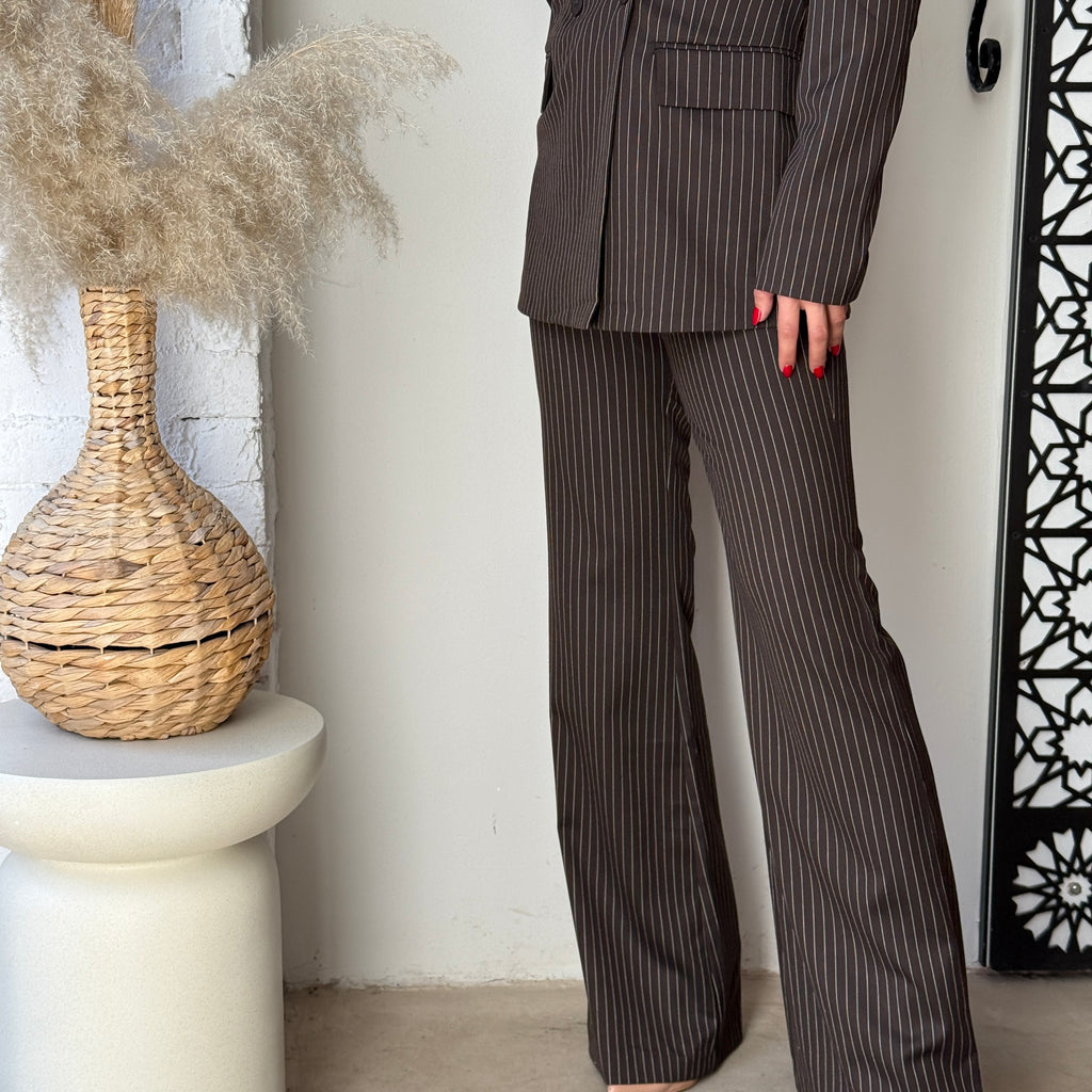 Odijelo sa sakoom ravnog kroja Odijelo sa sakoom ravnog kroja