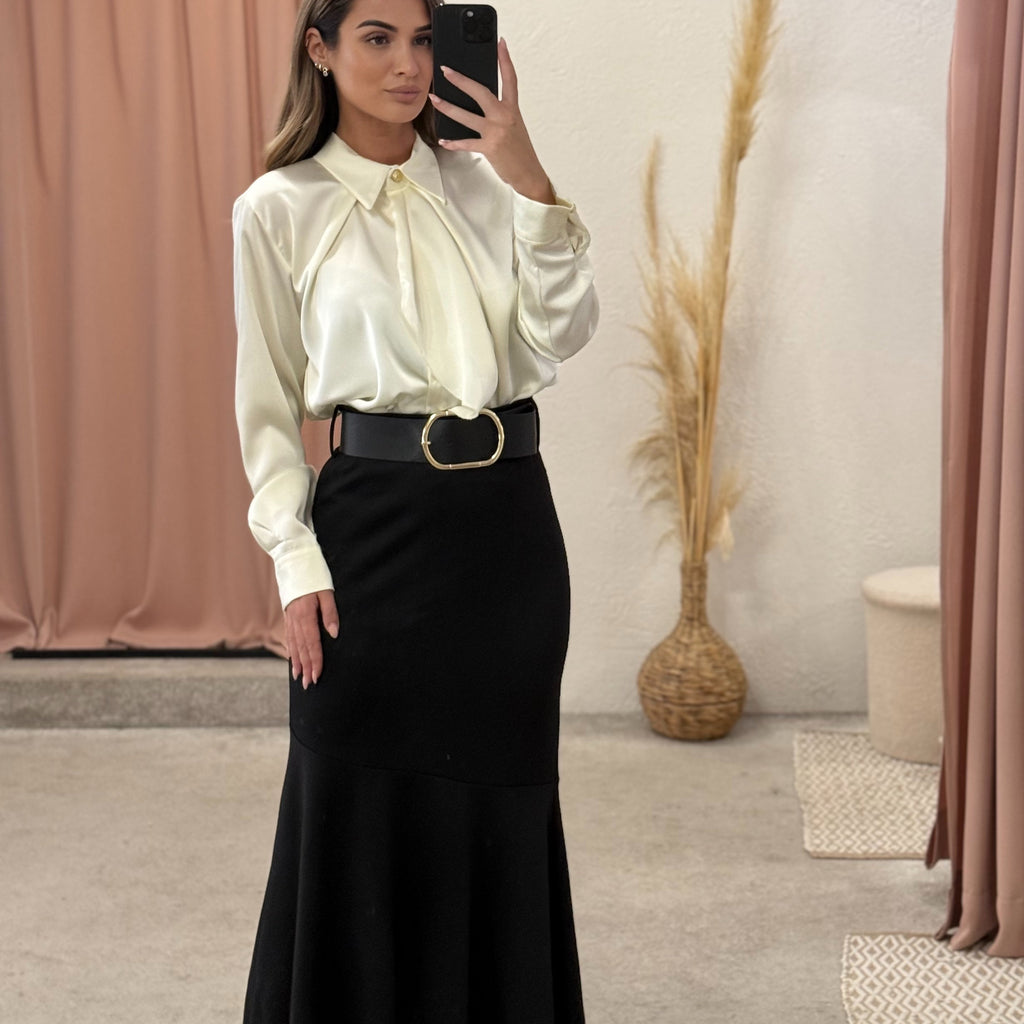 Suknja sa volanom i pojasom Suknja sa volanom i pojasom