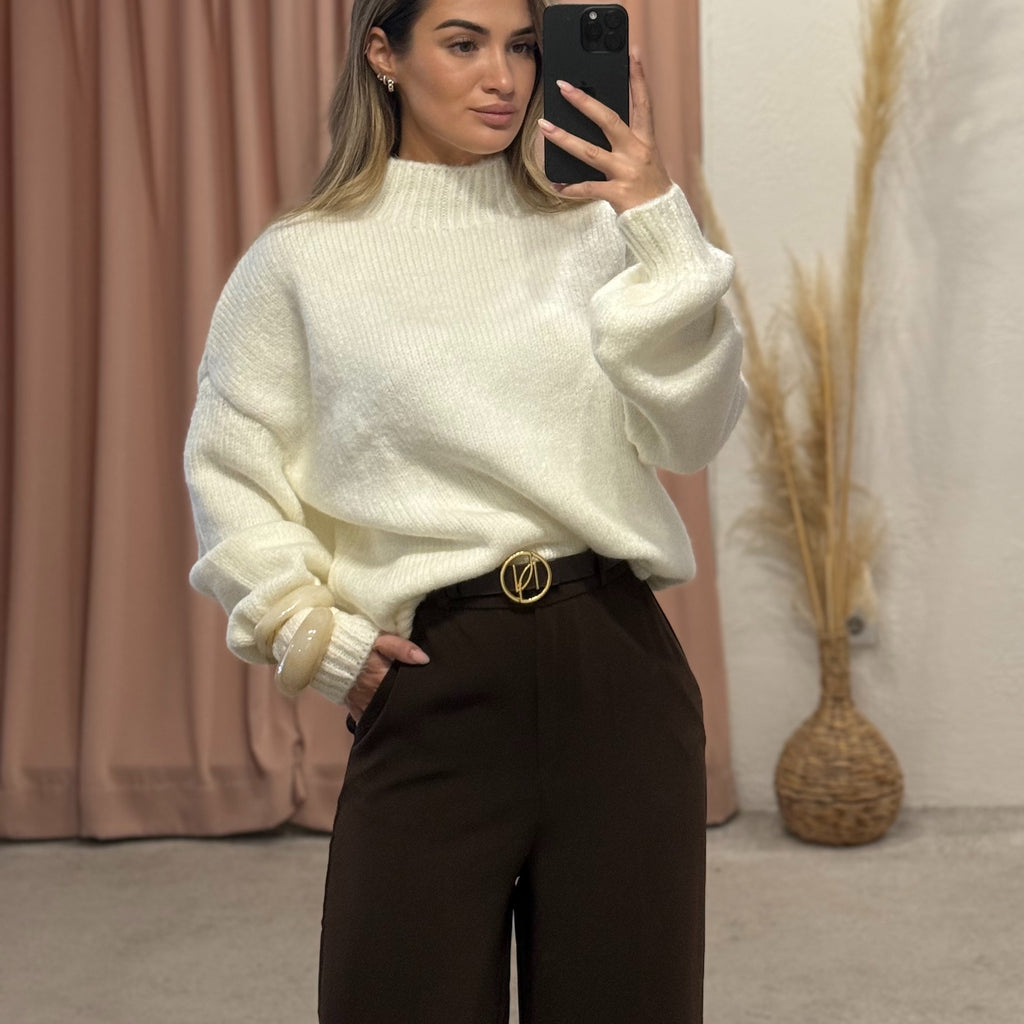 Hlače ravnog kroja Hlače ravnog kroja