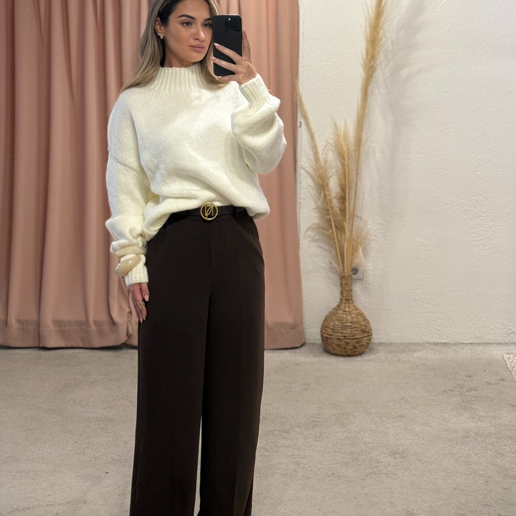 Hlače ravnog kroja Hlače ravnog kroja