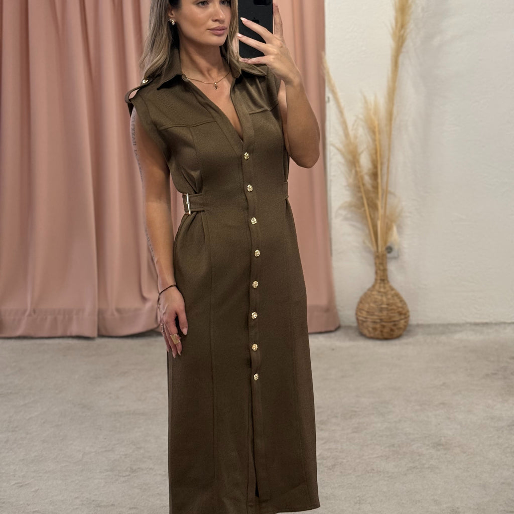 Haljina sa zlatnim dugmićima Haljina sa zlatnim dugmićima