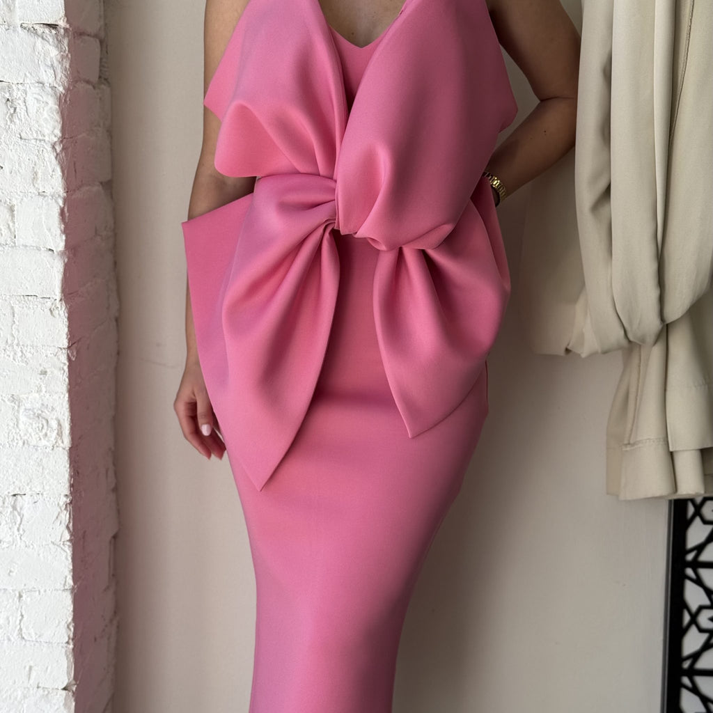 pink dress with large bow design pink dress with large bow design