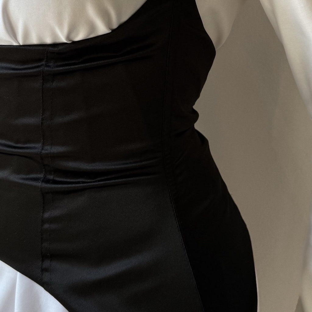 sleek black and white dress close up sleek black and white dress close up