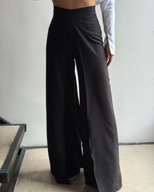 wide leg black pants on model