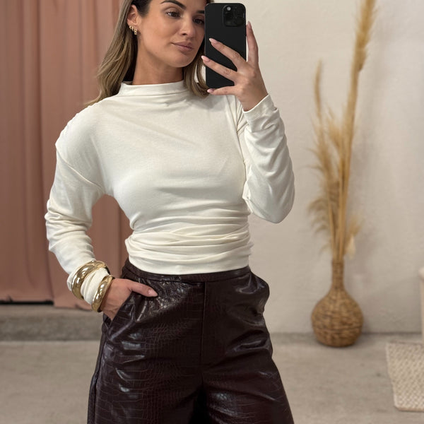 Majica sa otvorenim leđima Majica sa otvorenim leđima