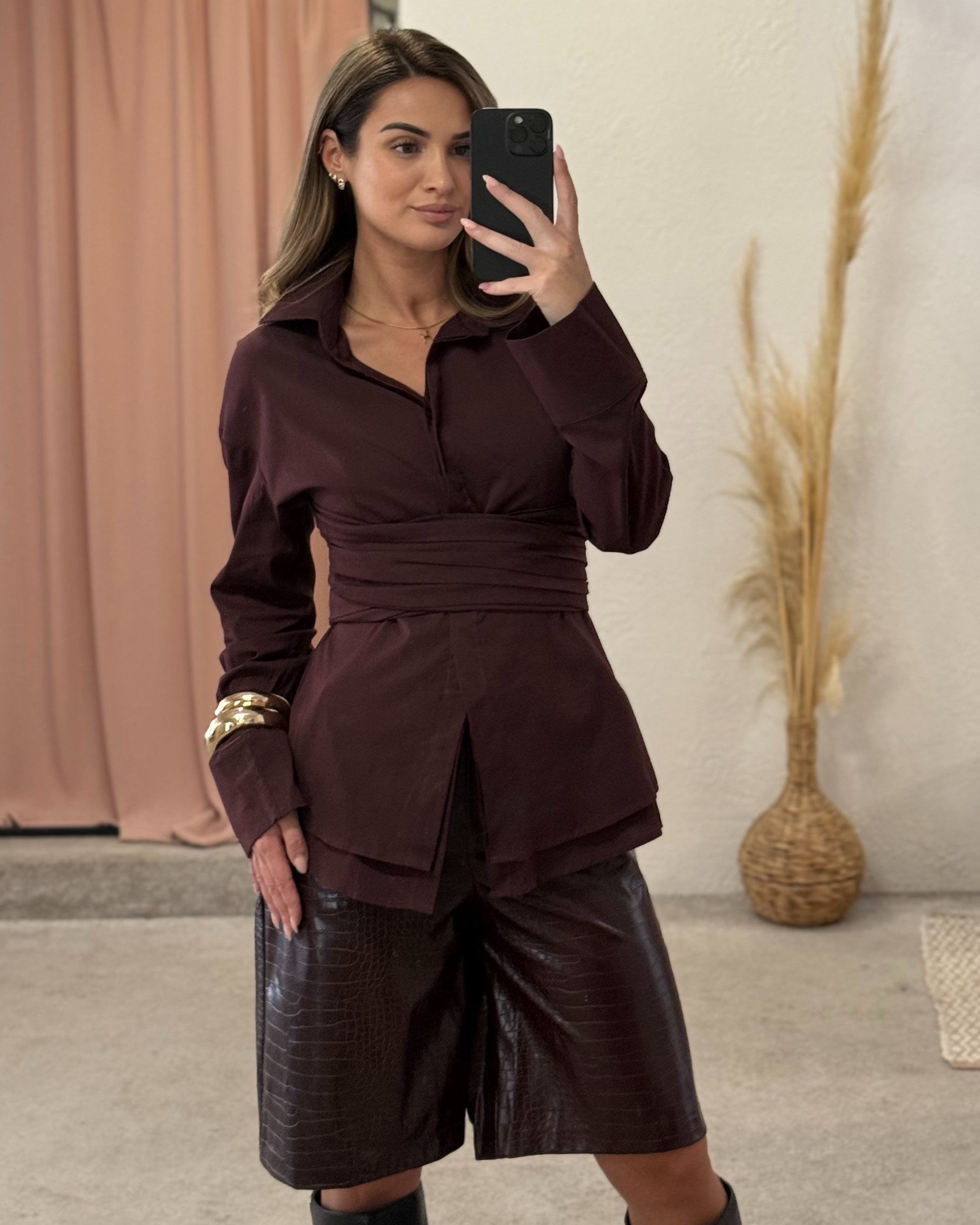 Košulja sa pojasom i efektom korzeta