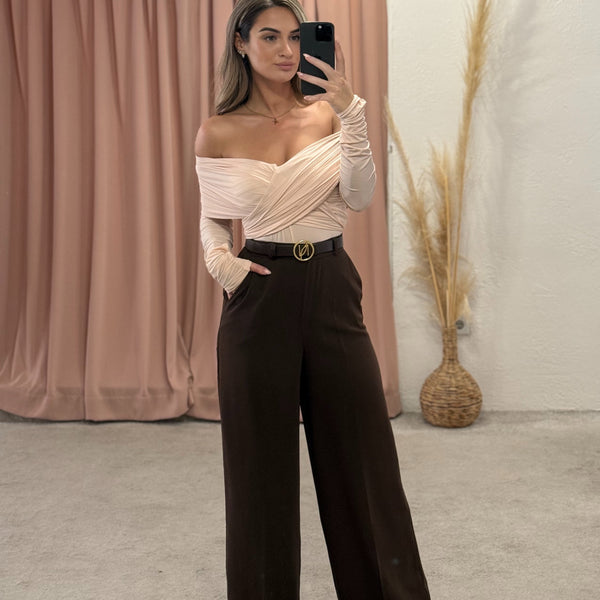 Hlače ravnog kroja Hlače ravnog kroja