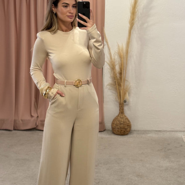 Hlače ravnog kroja Hlače ravnog kroja