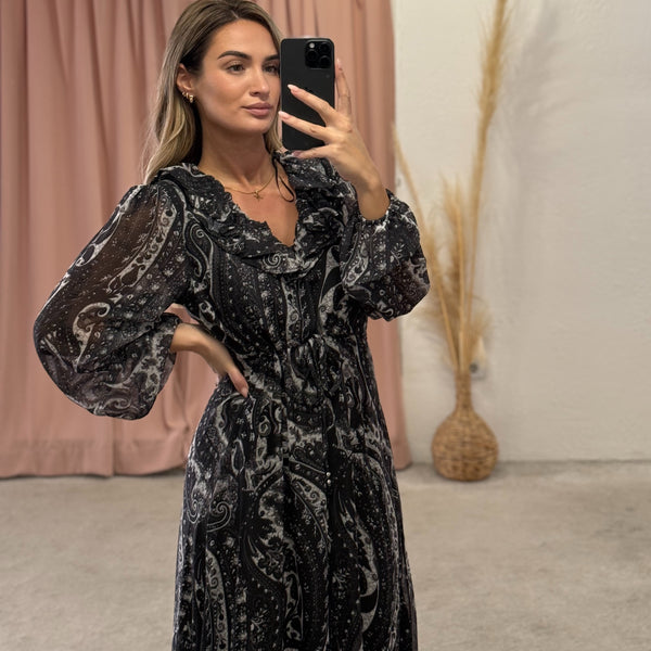 Haljina sa dezenom Haljina sa dezenom