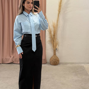 Uska suknja sa prorezom