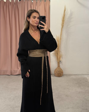 Dugi džemper sa sitnom bobičastom teksturom