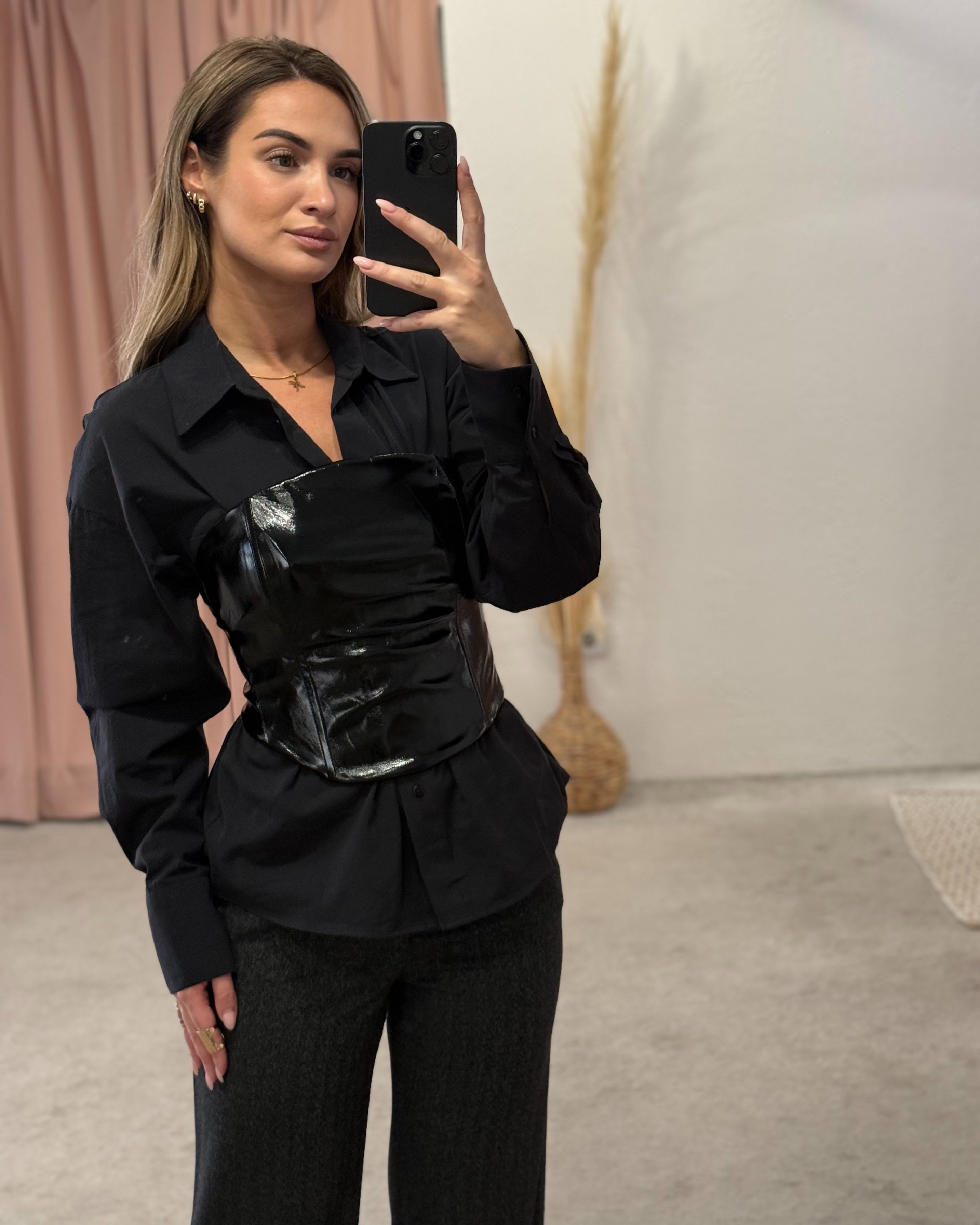 Košulja sa kravatom