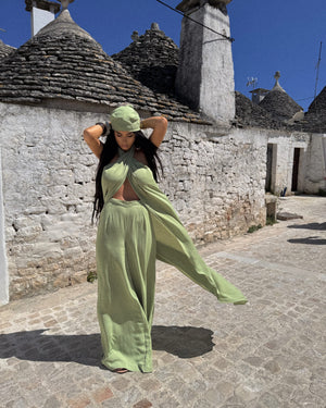 green summer dress sunny street scene